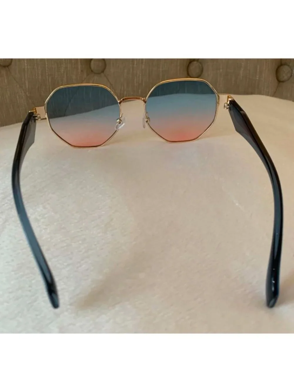 Unisex Vintage Style Octagonal Gold Frame Sunglasses W/ Blue-Pink Gradient Lens